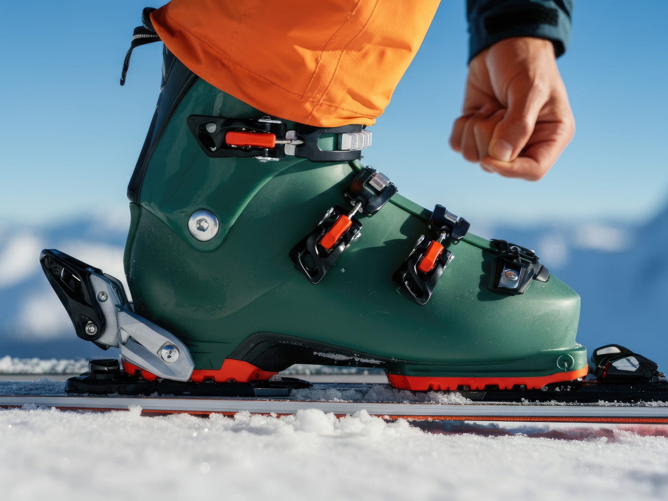 Snowboard boots